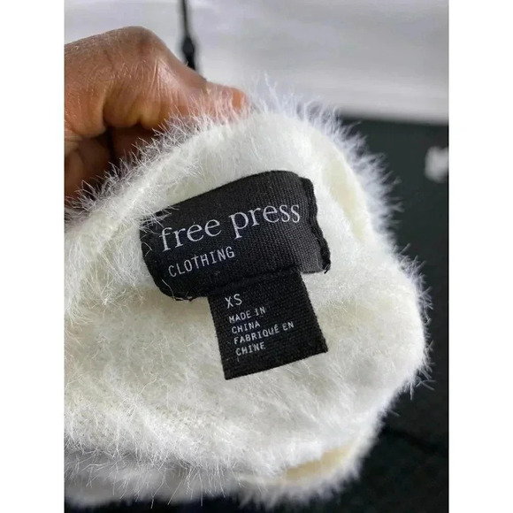 NWOT- Free Press ivory pullover Sweater- XS - Picture 4 of 4